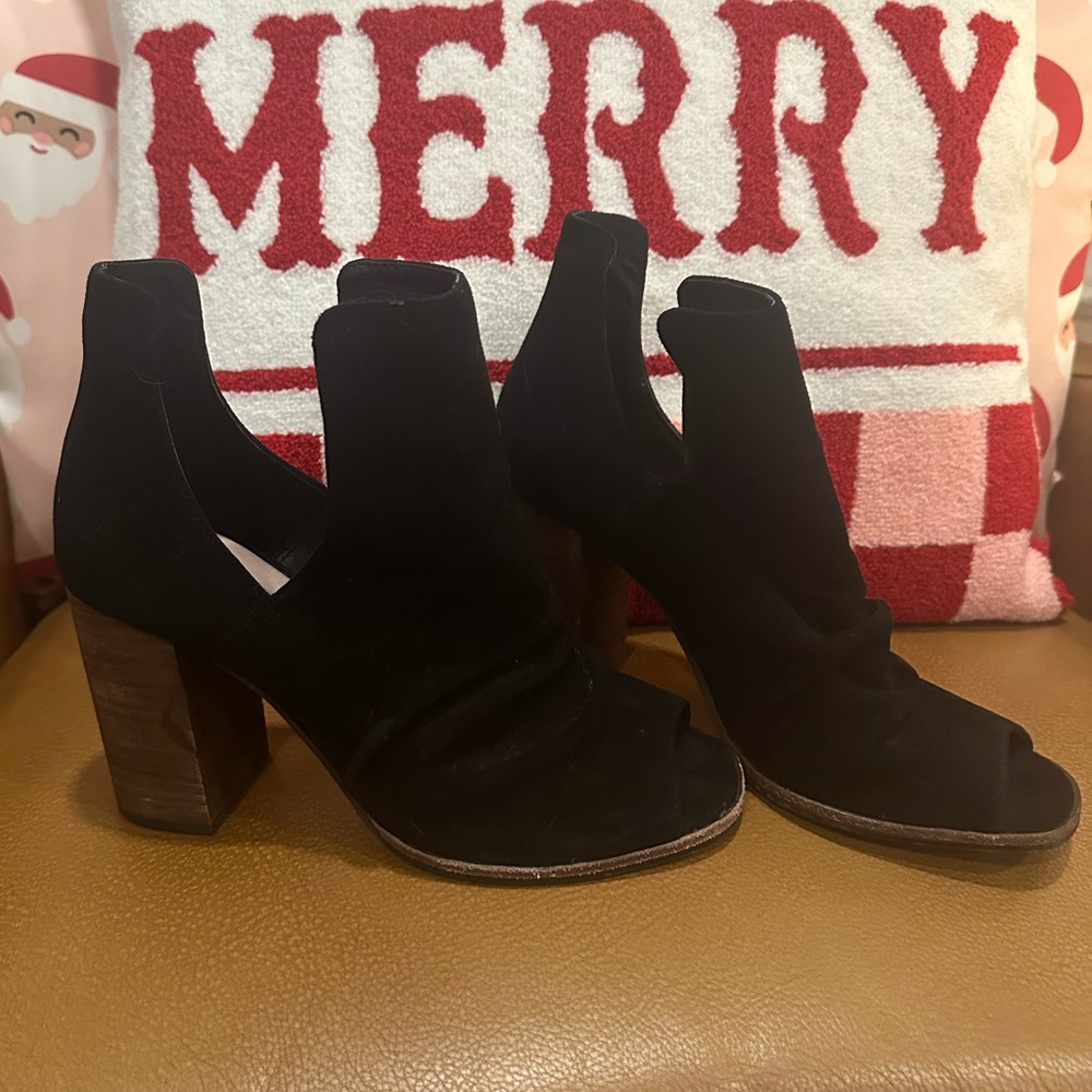 Chinese Laundry heels/booties